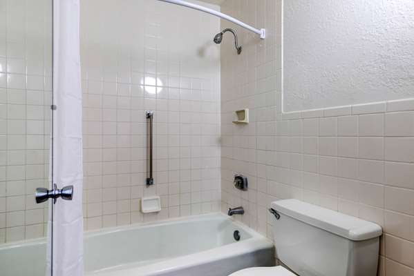  - Econo Lodge Airport at RJ Stadium Tampa