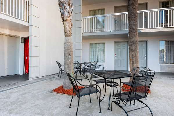  - Econo Lodge Airport at RJ Stadium Tampa