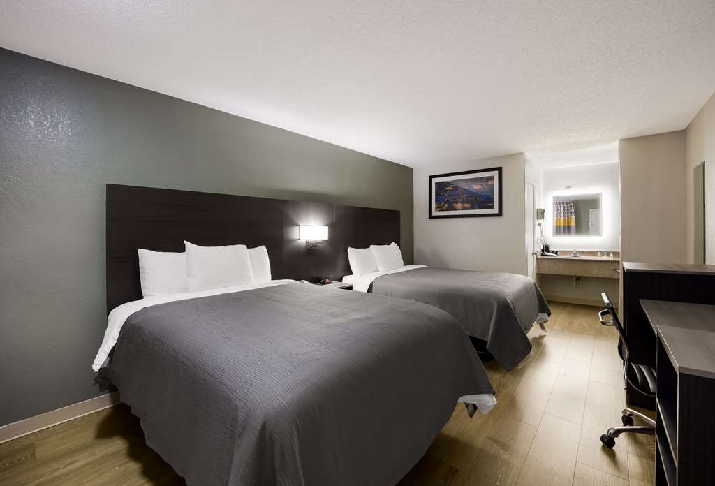 QUALITY INN TALLAHASSEE NEAR UNIVER-guestroom-Guest Room,On-Site.jpg