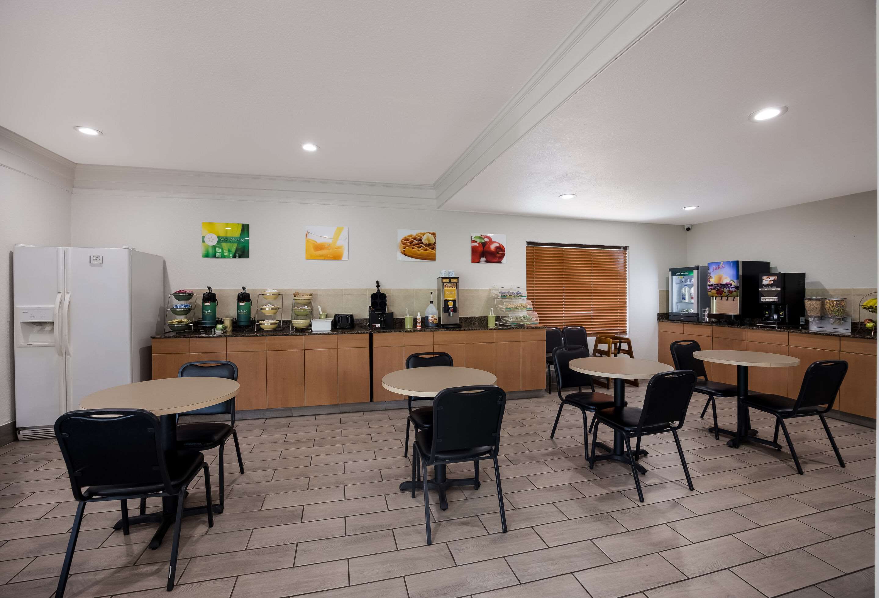 Spacious breakfast area | Quality Inn Tallahassee near University