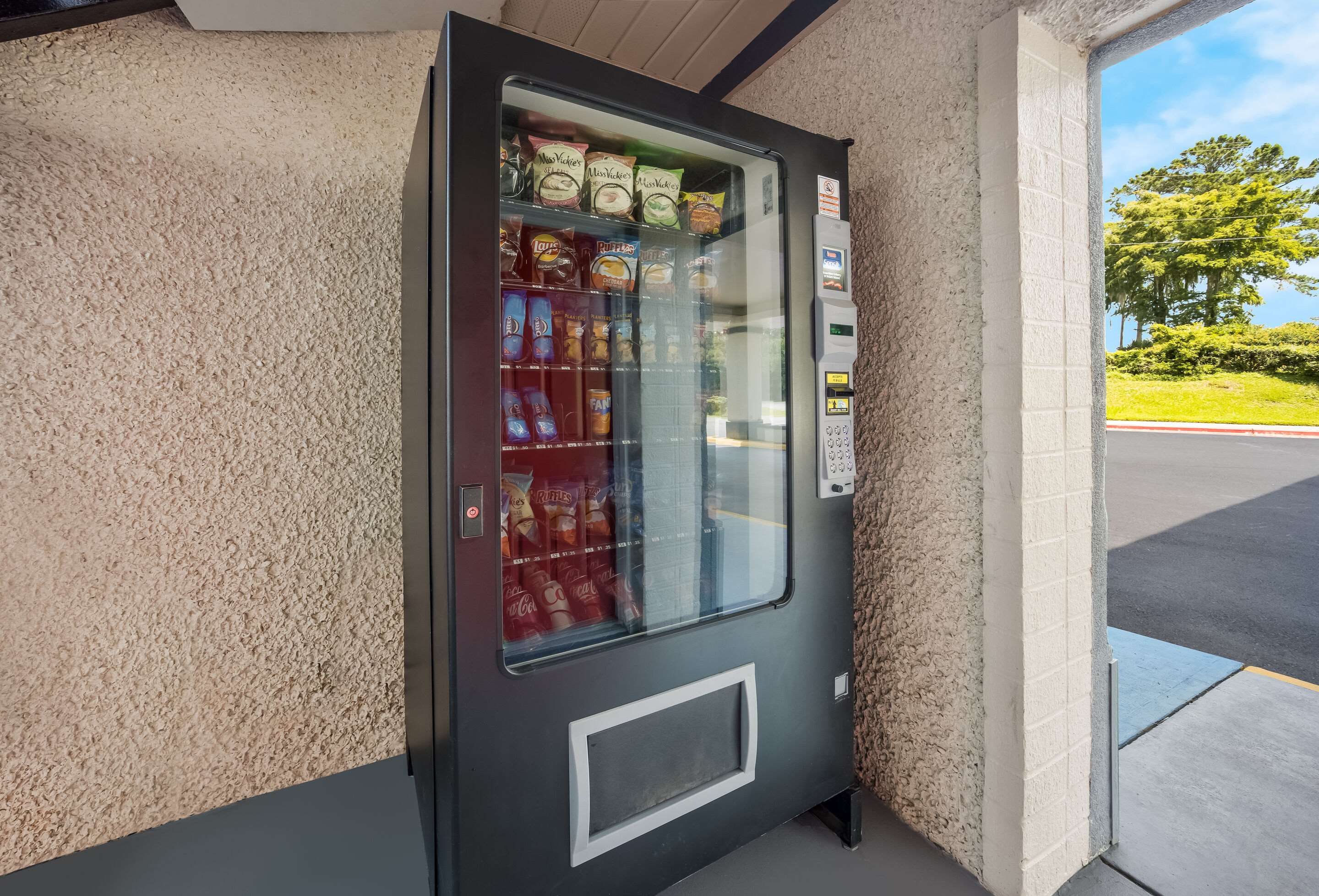 Hotel vending area | Quality Inn Tallahassee near University