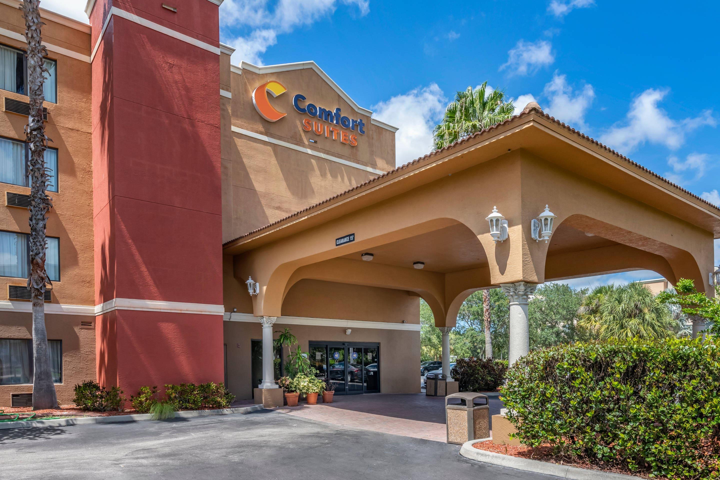 Hotel exterior | Comfort Suites Fort Pierce I-95