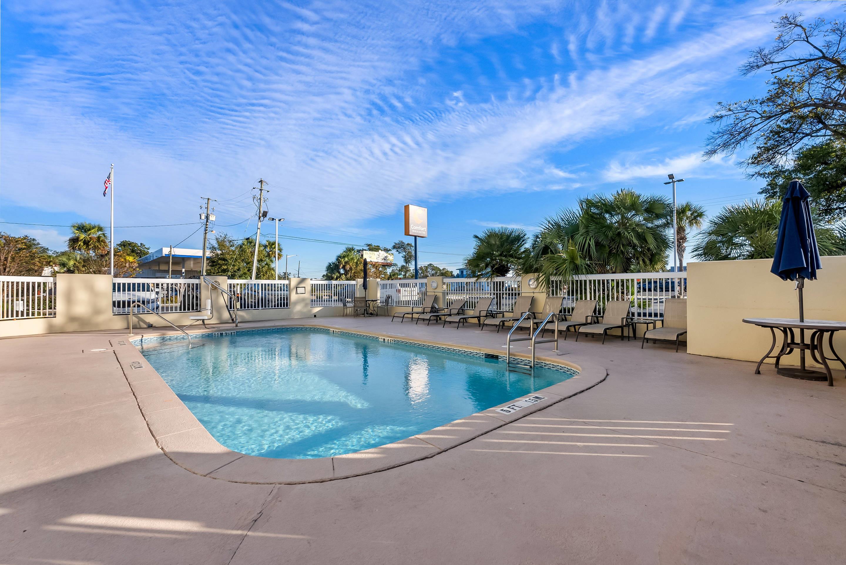 Outdoor pool | Comfort Inn & Suites Panama City - St Andrew