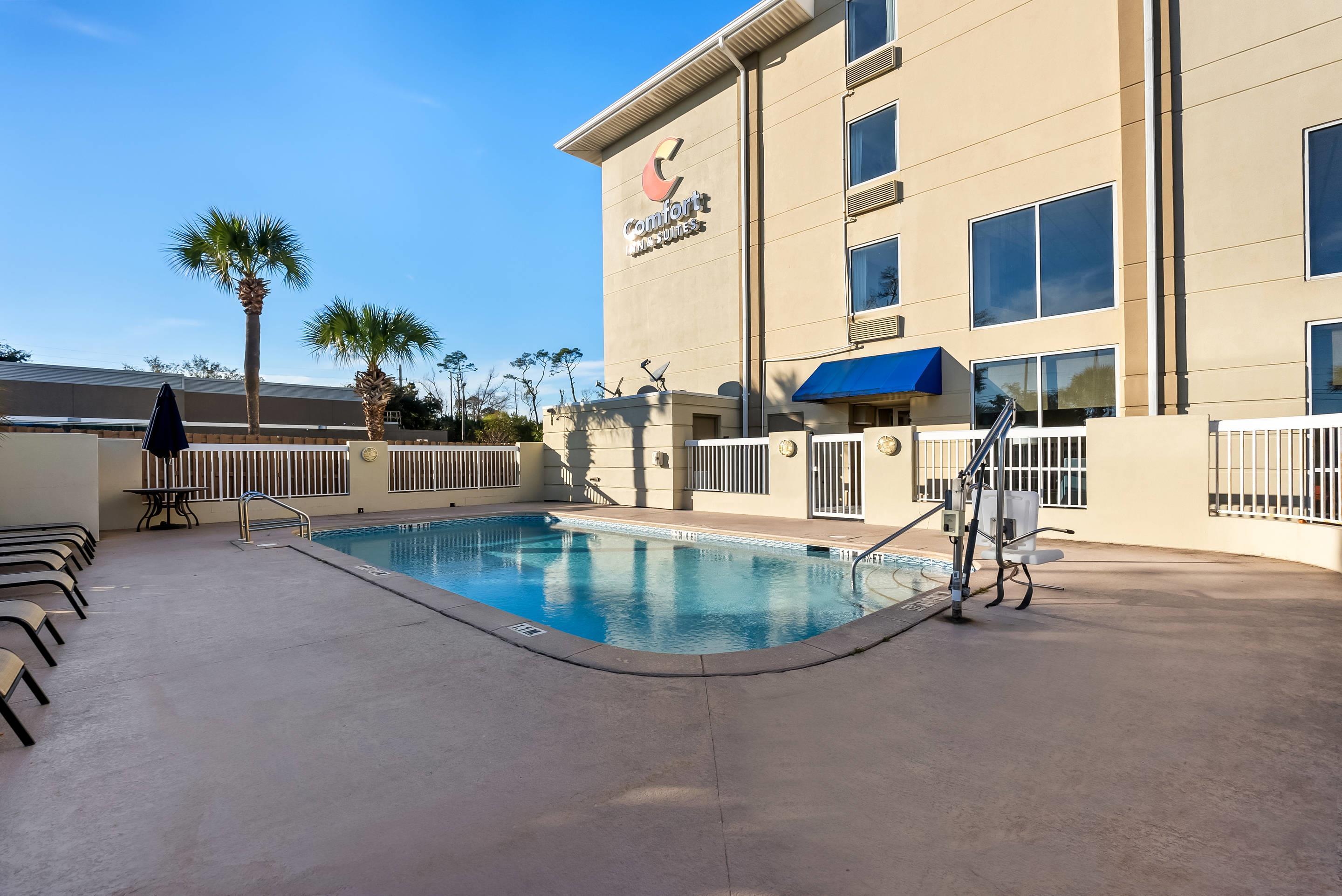 Outdoor pool | Comfort Inn & Suites Panama City - St Andrew