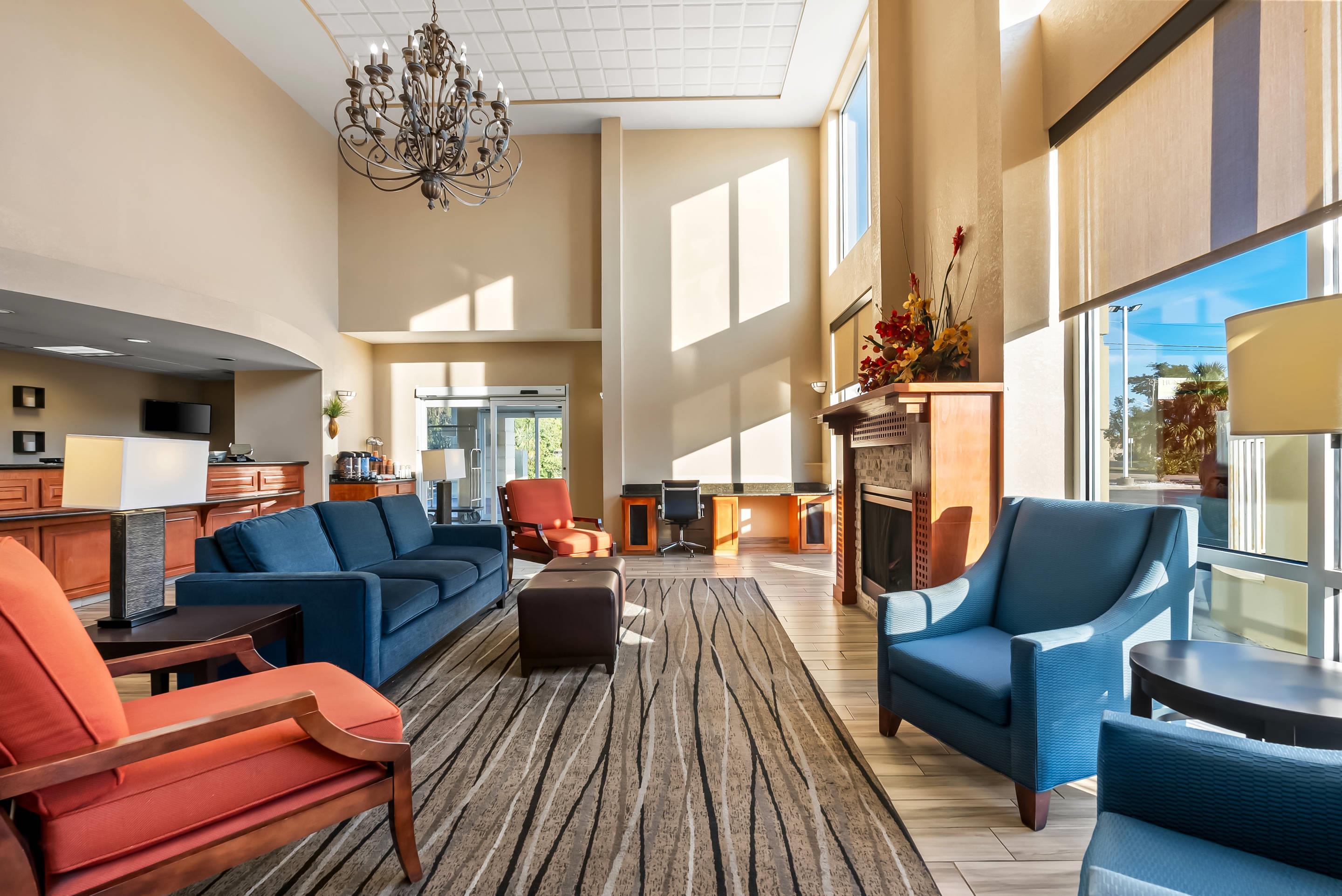 Hotel lobby | Comfort Inn & Suites Panama City - St Andrew