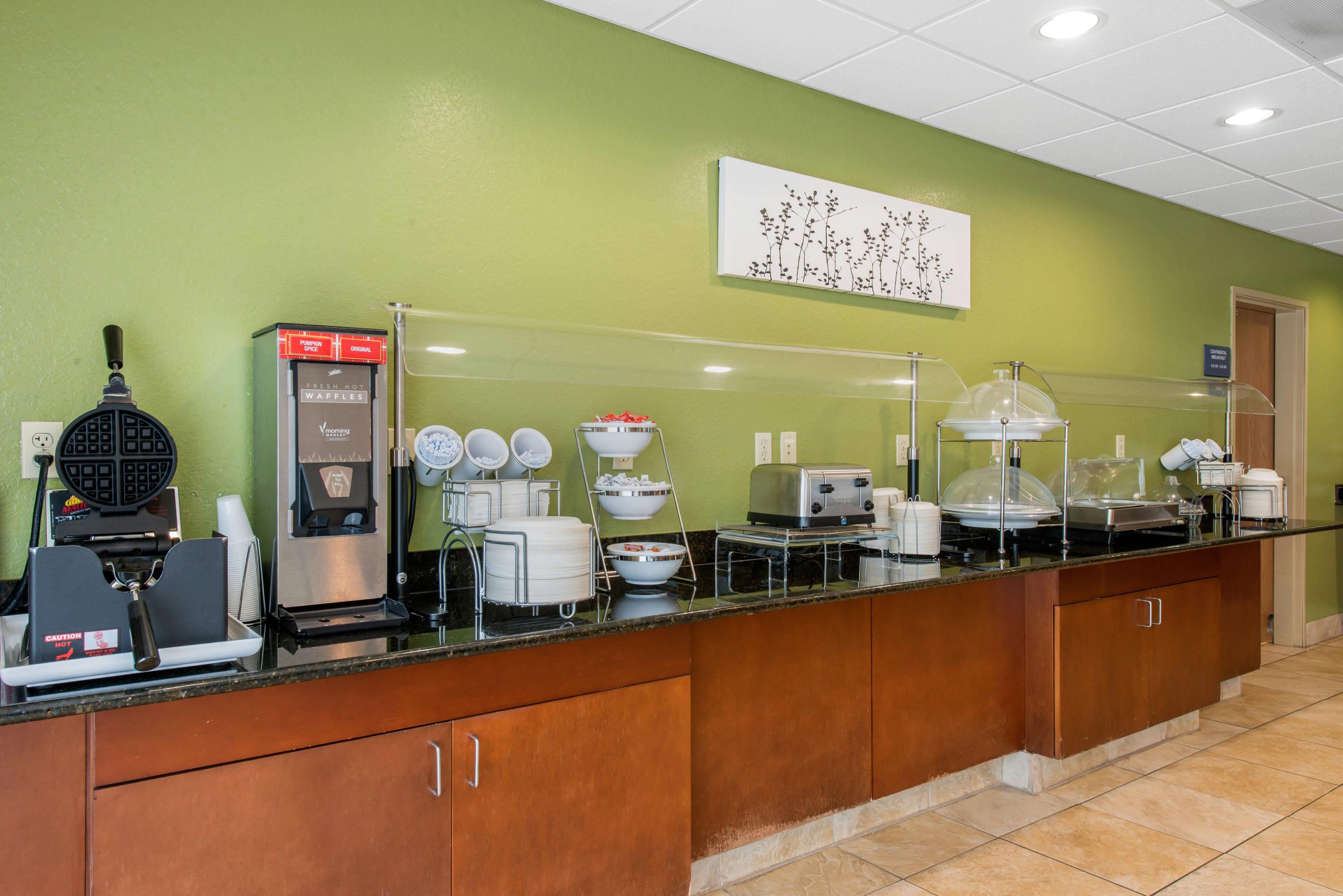 Free breakfast with waffles | Sleep Inn & Suites Port Charlotte - Punta Gorda