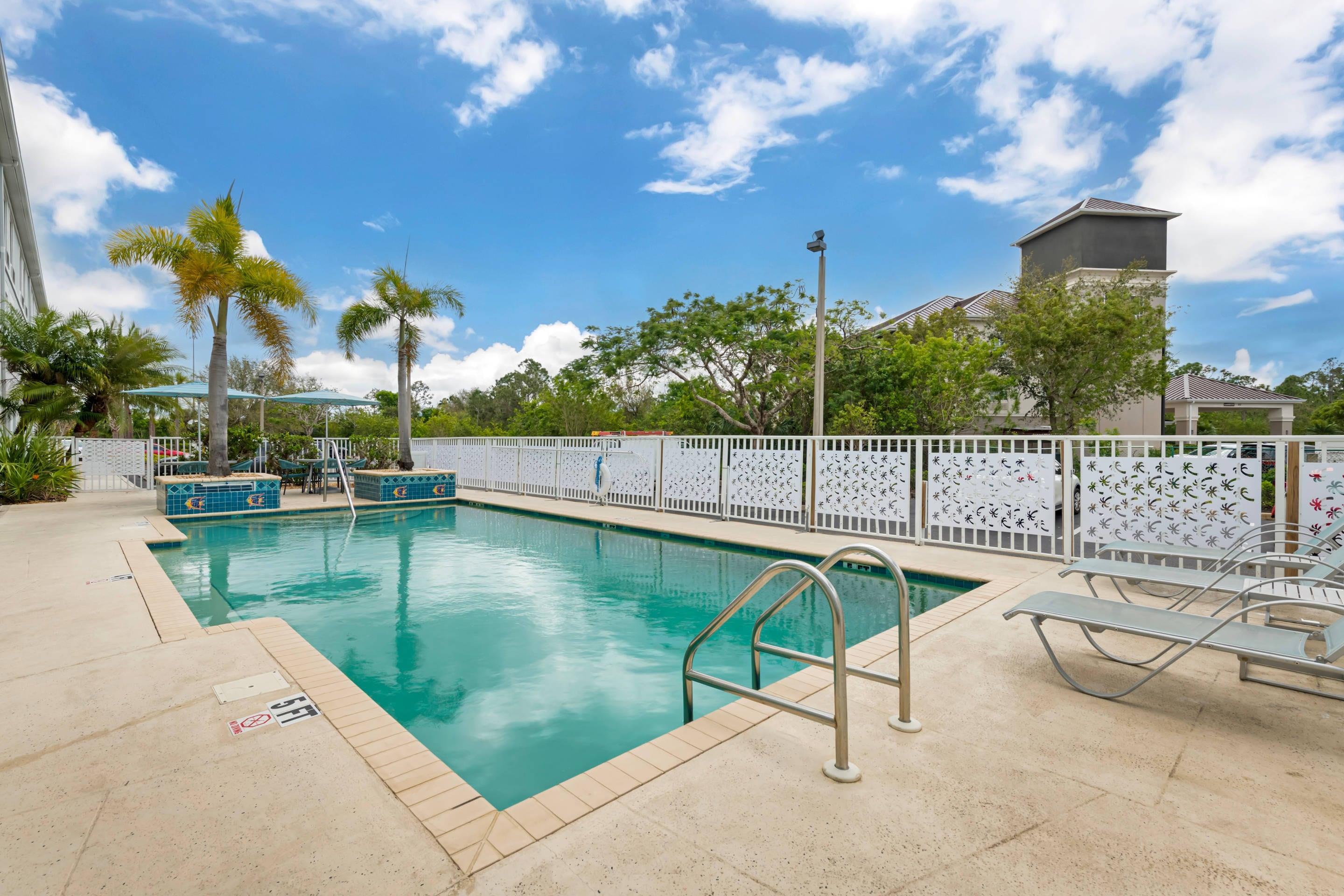 Outdoor pool | Sleep Inn & Suites Port Charlotte - Punta Gorda