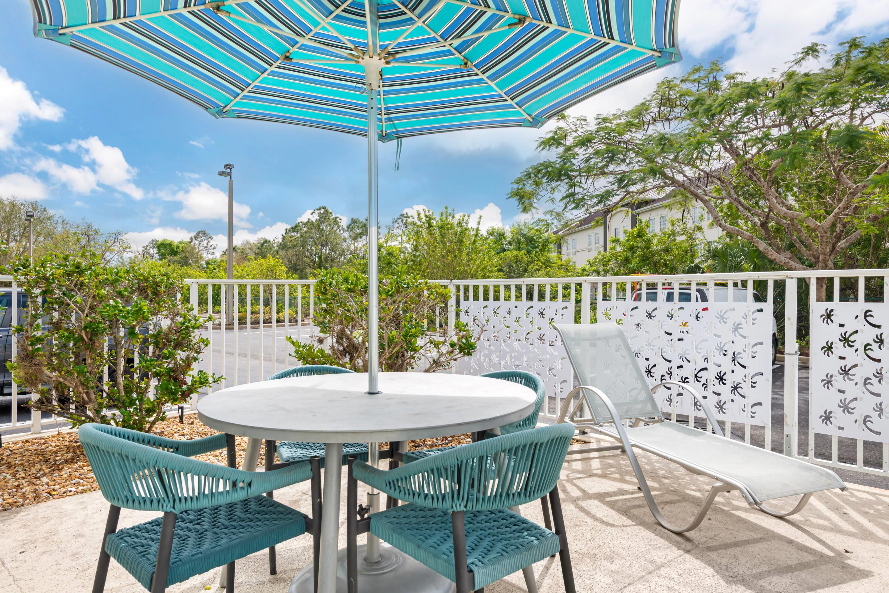 Courtyard | Sleep Inn & Suites Port Charlotte - Punta Gorda
