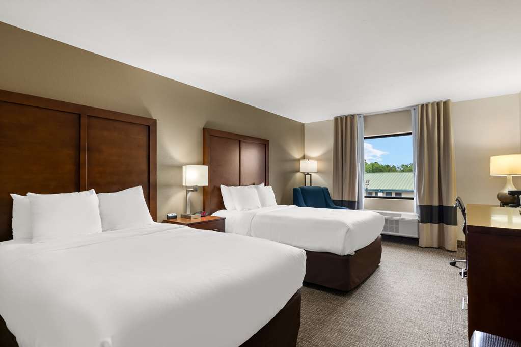 COMFORT INN AND SUITES CHIPLEY I-10-guestroom-Guest Room,On-Site.jpg