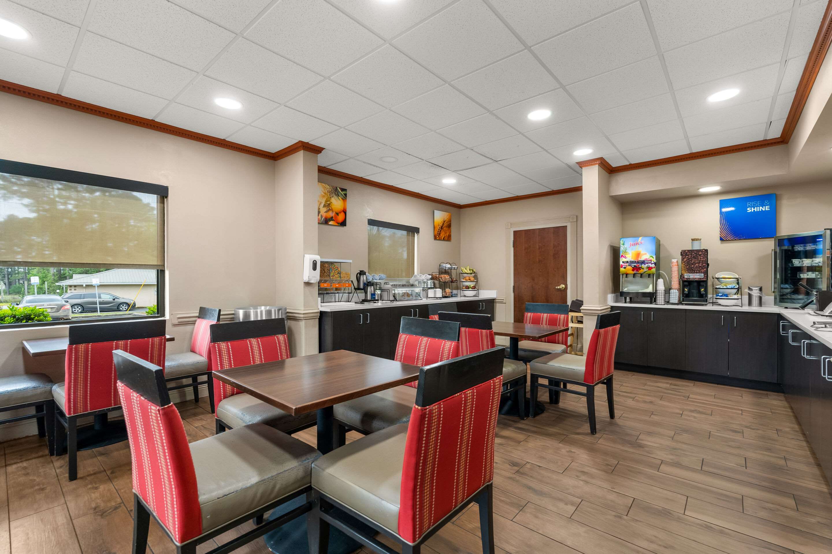 Breakfast area