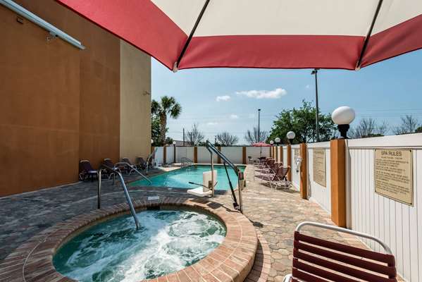 Pool - Comfort Suites Northwest Tampa