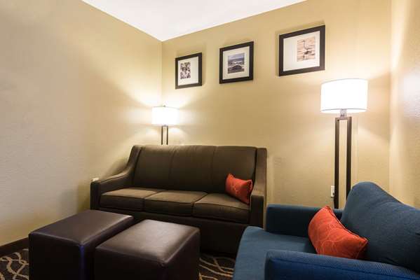  - Comfort Suites Northwest Tampa