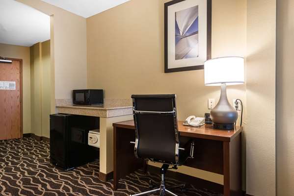  - Comfort Suites Northwest Tampa