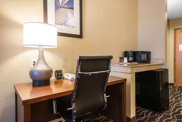  - Comfort Suites Northwest Tampa