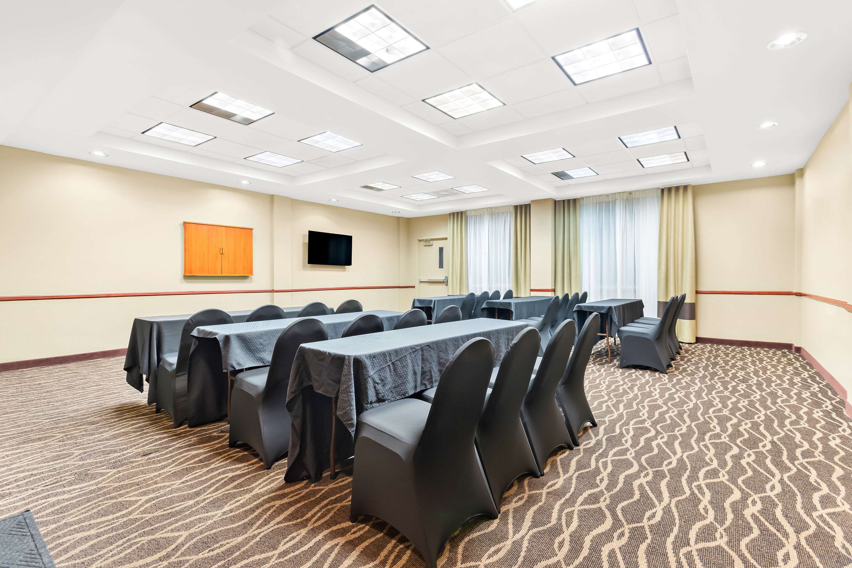 Meeting room | Comfort Suites Tampa Airport North