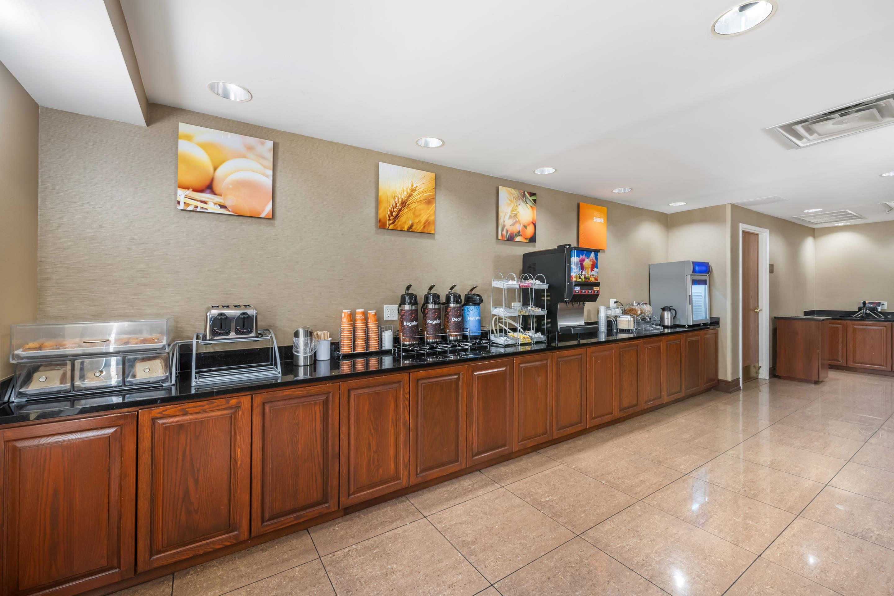 Breakfast area | Comfort Suites Ocala North