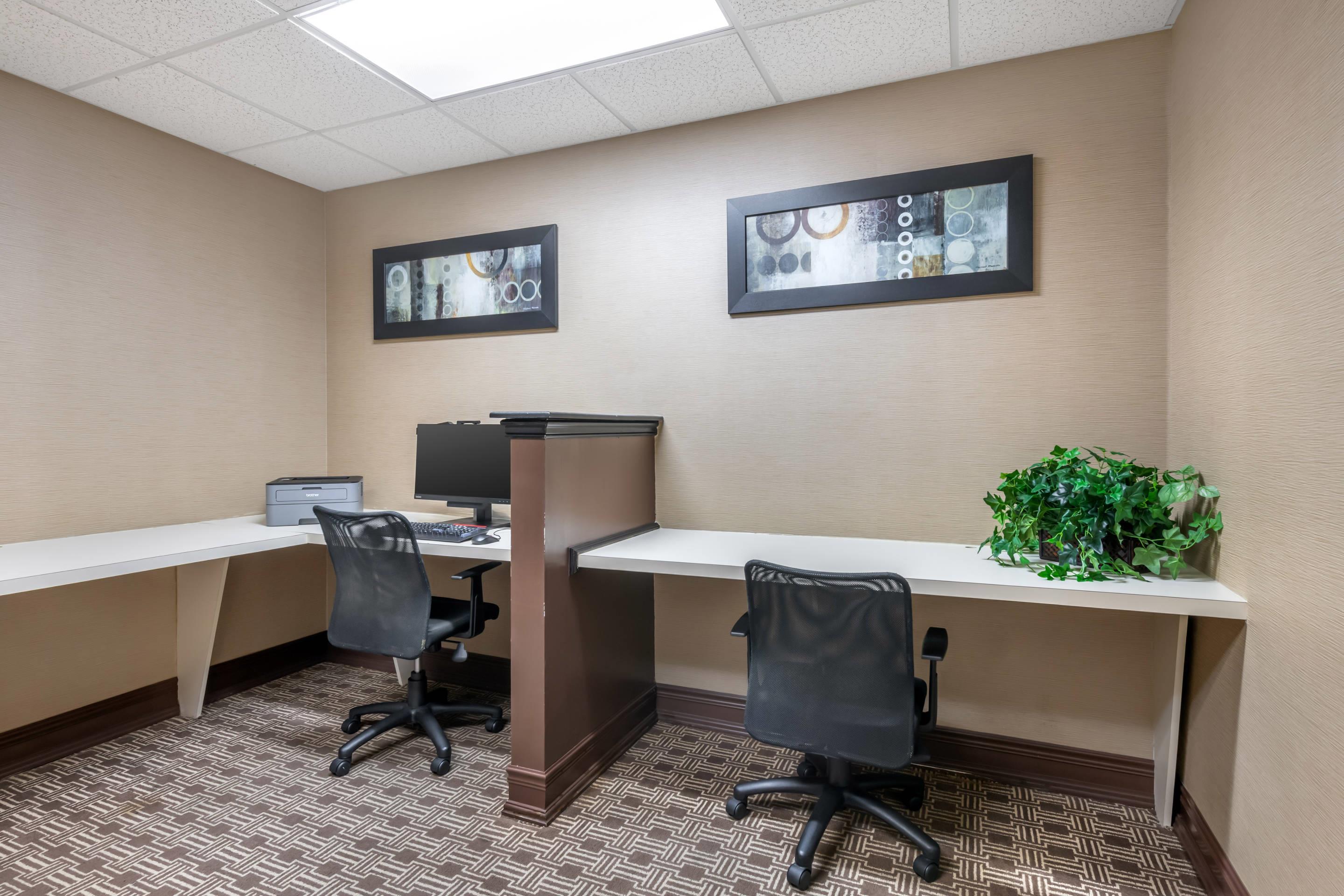 Computer in the lobby | Comfort Suites Ocala North