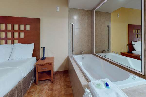  - Rodeway Inn & Suites Fort Lauderdale - I-95, Exit 25