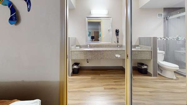  - Rodeway Inn & Suites Fort Lauderdale - I-95, Exit 25