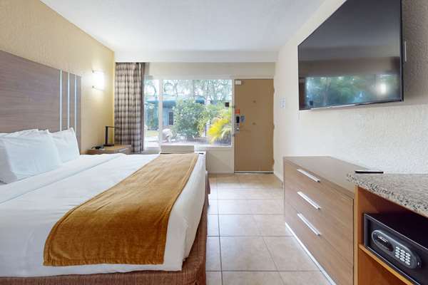  - Rodeway Inn & Suites Fort Lauderdale - I-95, Exit 25