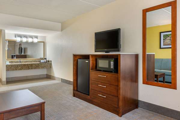 Suite - Quality Inn & Suites Riverfront Palatka