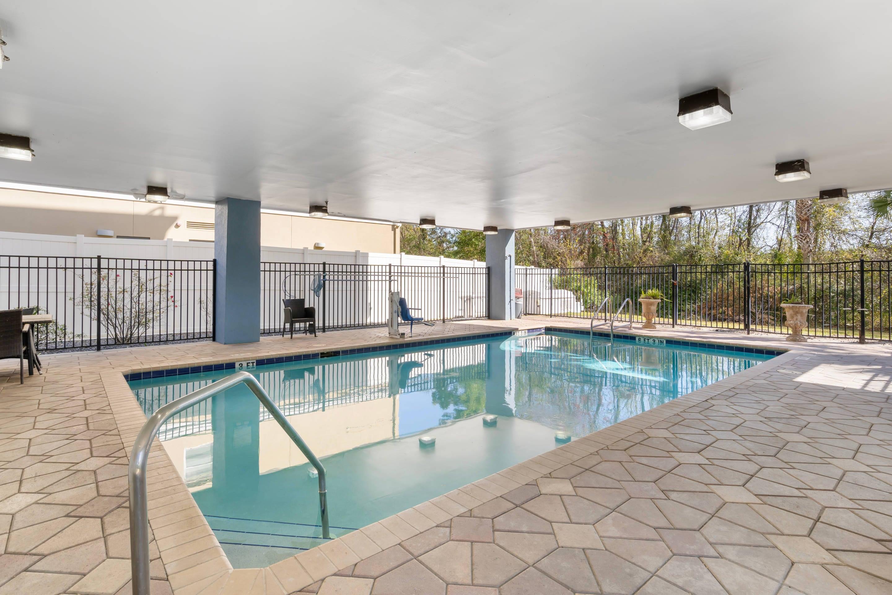 Indoor pool | Comfort Suites West Jacksonville
