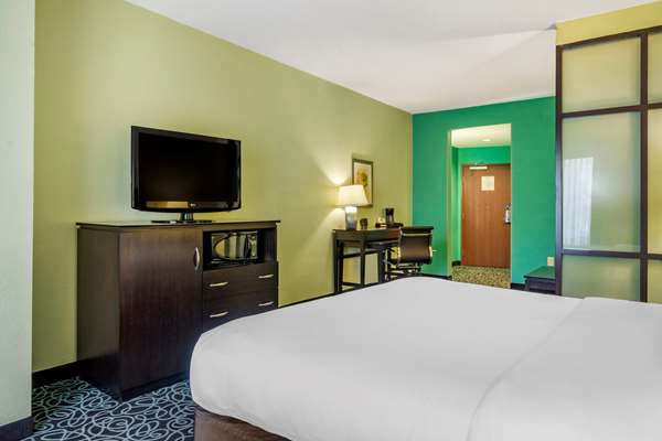  - Comfort Suites at Fairgrounds Tampa - I-4, Exit 7