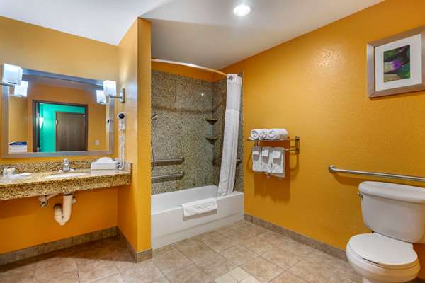  - Comfort Suites at Fairgrounds Tampa - I-4, Exit 7