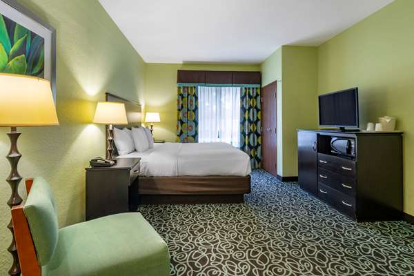  - Comfort Suites at Fairgrounds Tampa - I-4, Exit 7
