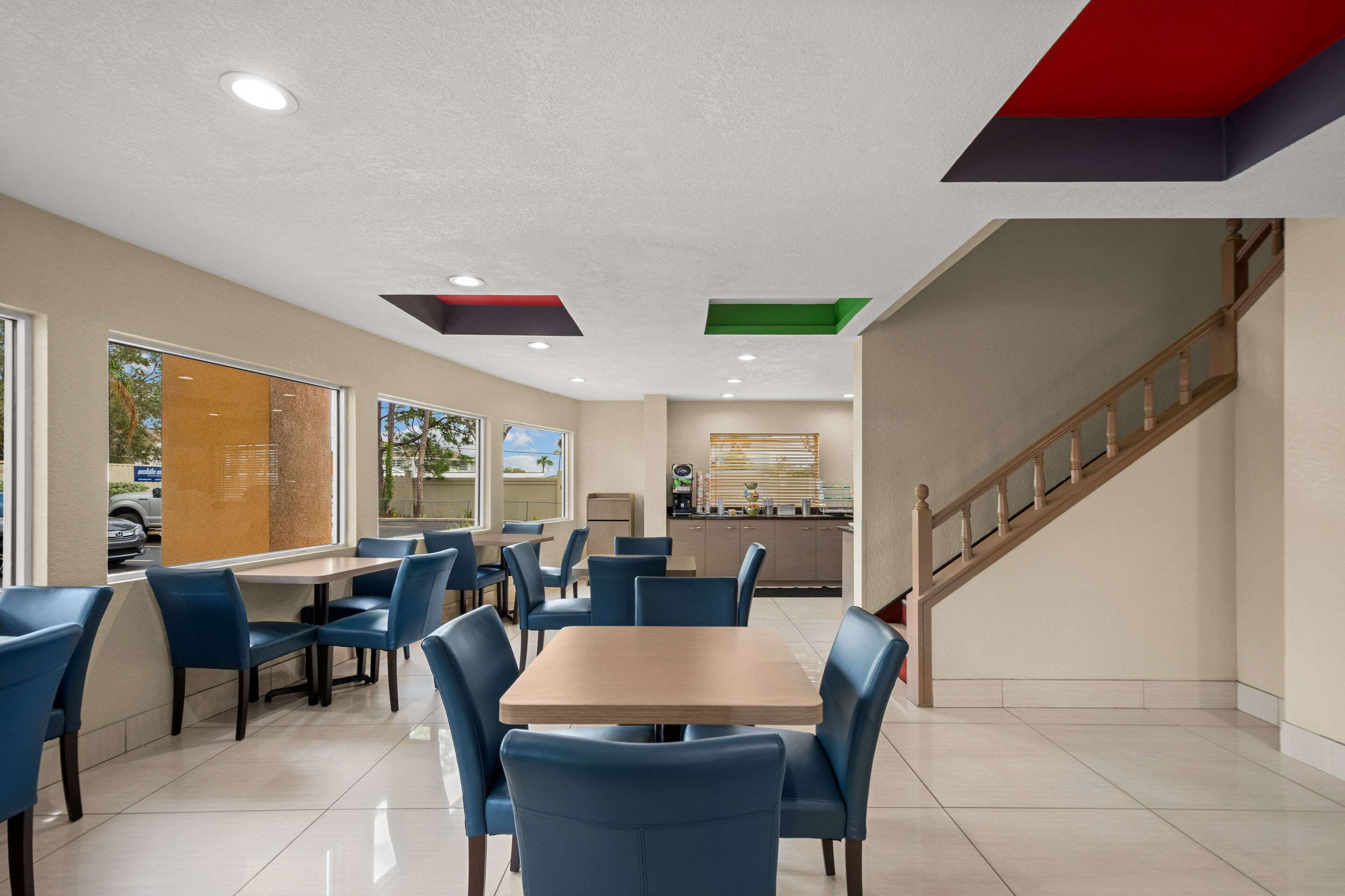 Breakfast area | Quality Inn Sarasota I-75