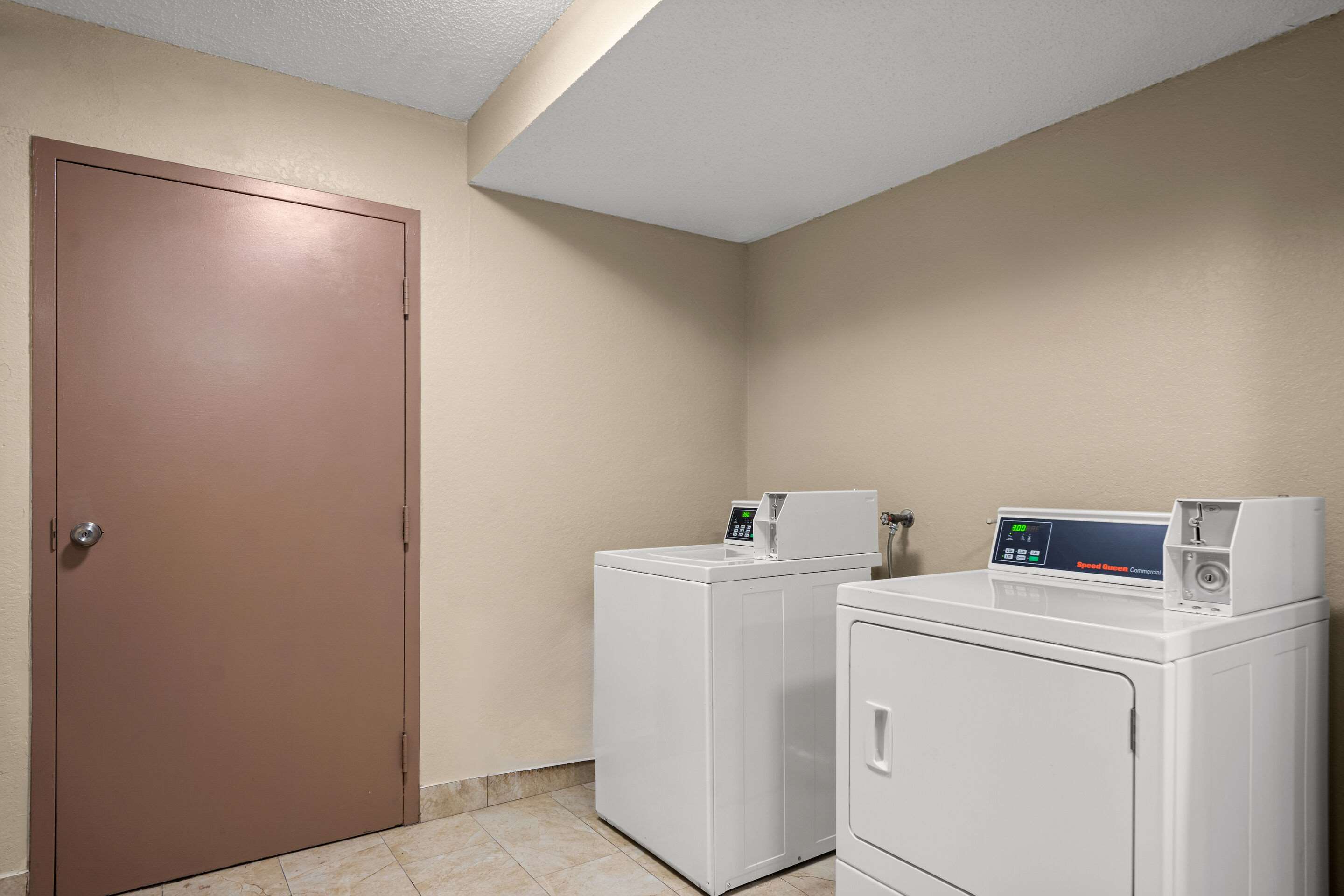 Guest laundry facilities | Quality Inn Sarasota I-75