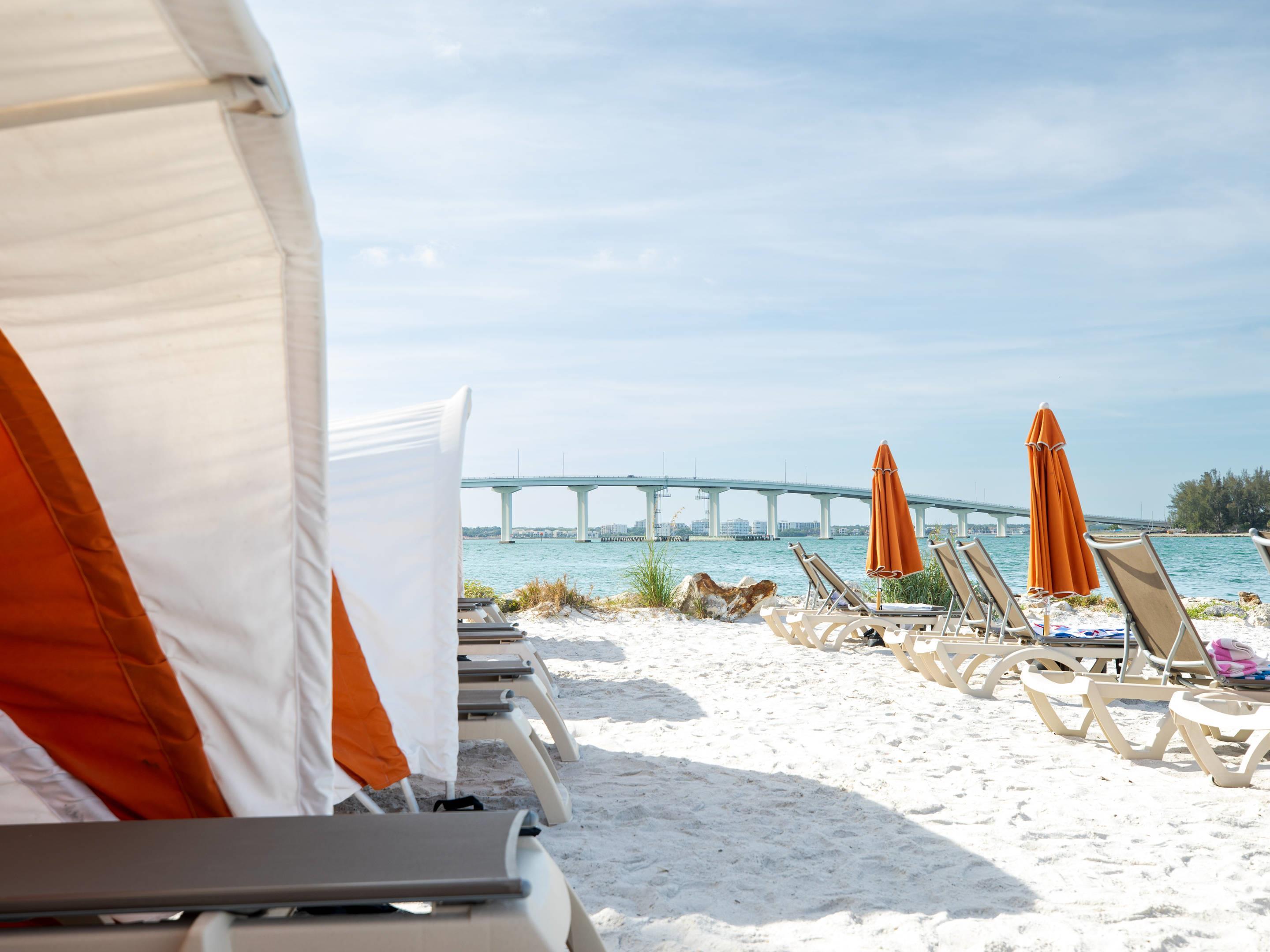 Hotel exterior | Winter the Dolphins Beach Club, Ascend Hotel Collection