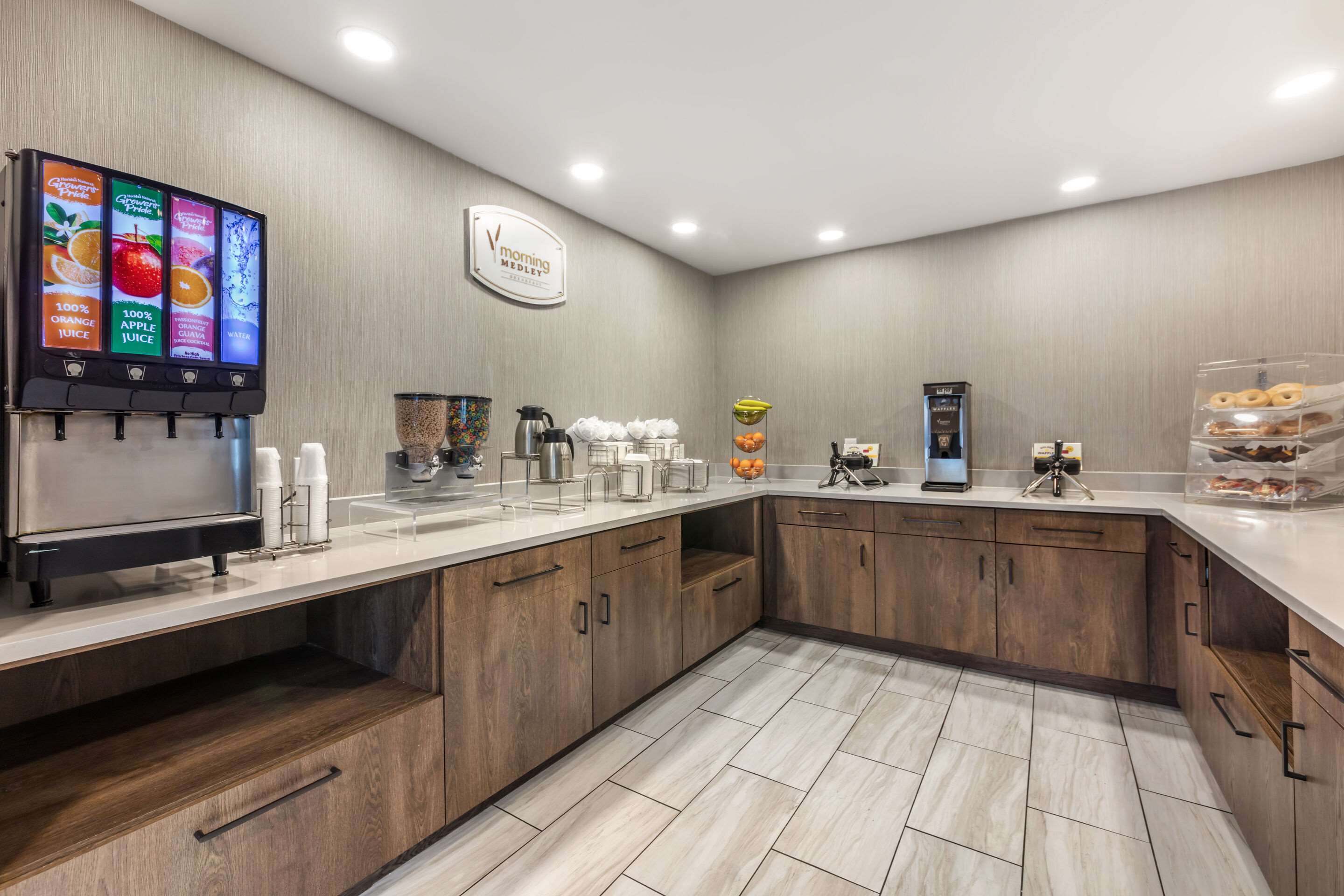 Breakfast area | Sleep Inn Miami International Airport