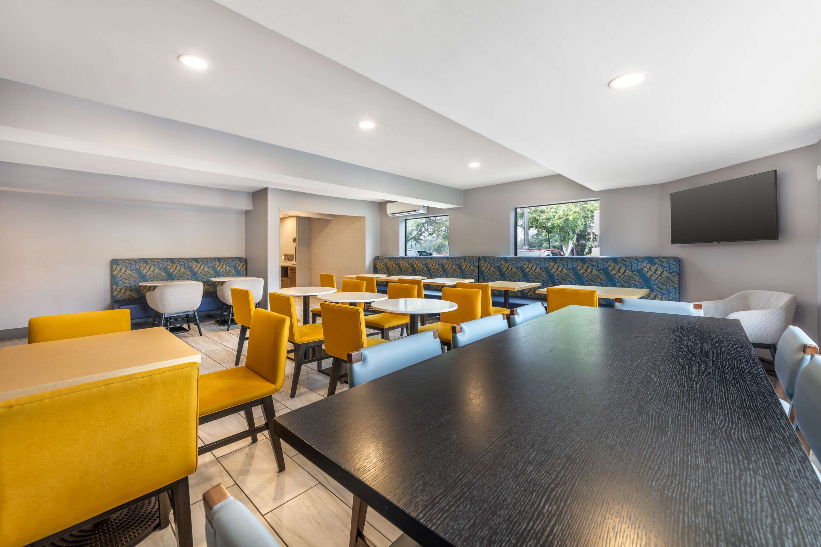 Breakfast area | Sleep Inn Miami International Airport