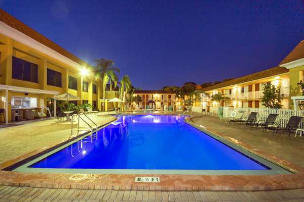 Pool - Quality Inn & Suites Conference Center New Port Richey