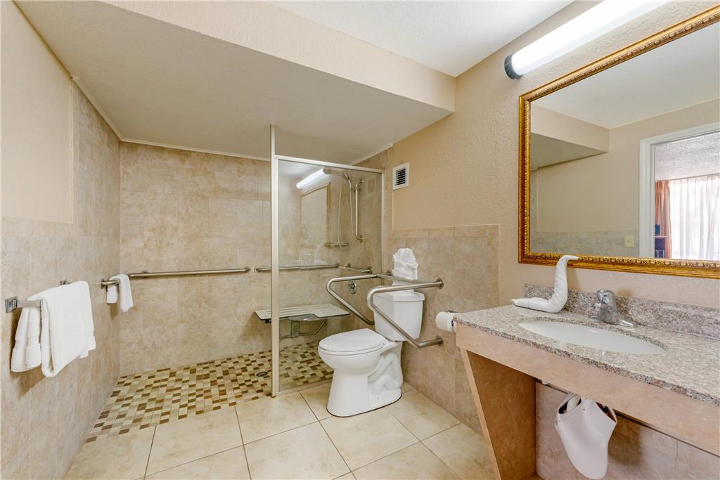 QUALITY INN & SUITES CONFERENCE CEN-guestroom-Guest Room,Bathroom,On-Site.jpg