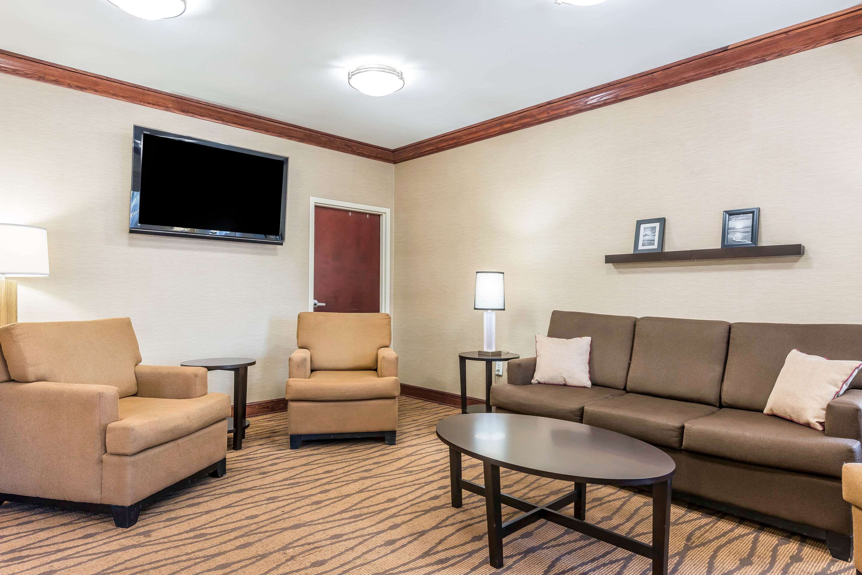 Hotel lobby | Sleep Inn & Suites University/Shands