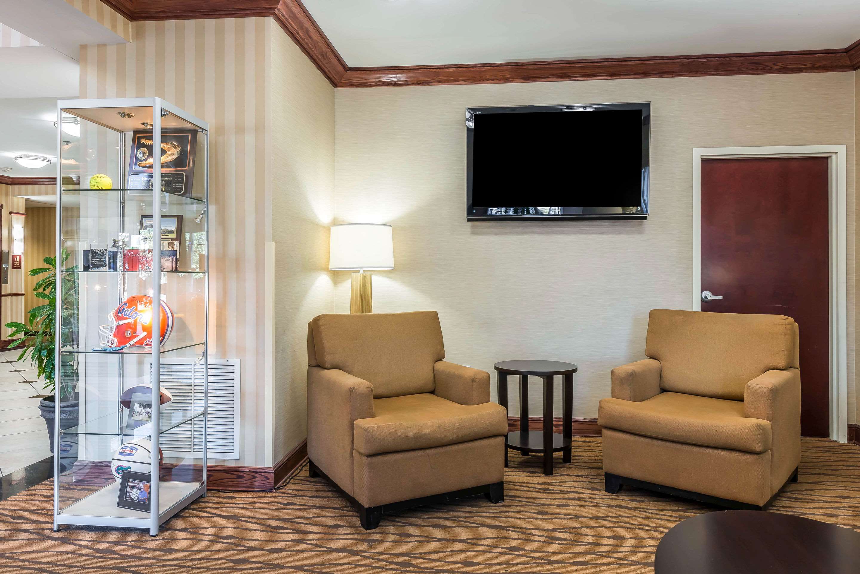Hotel lobby | Sleep Inn & Suites University/Shands