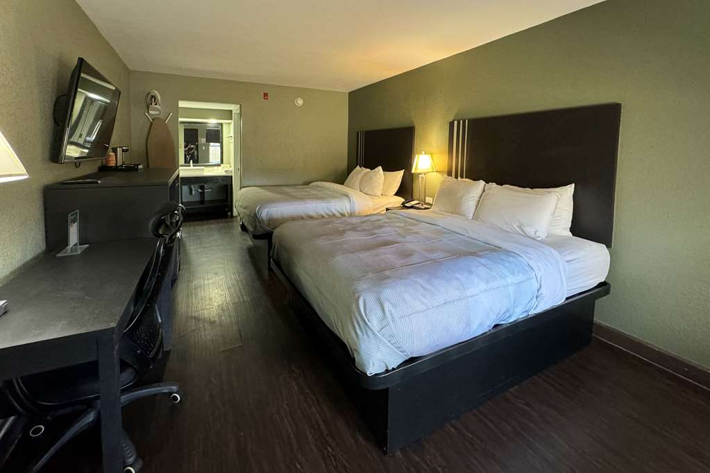 QUALITY INN AND SUITES NEAR PANAMA-guestroom-Guest Room,Suite,On-Site.jpg