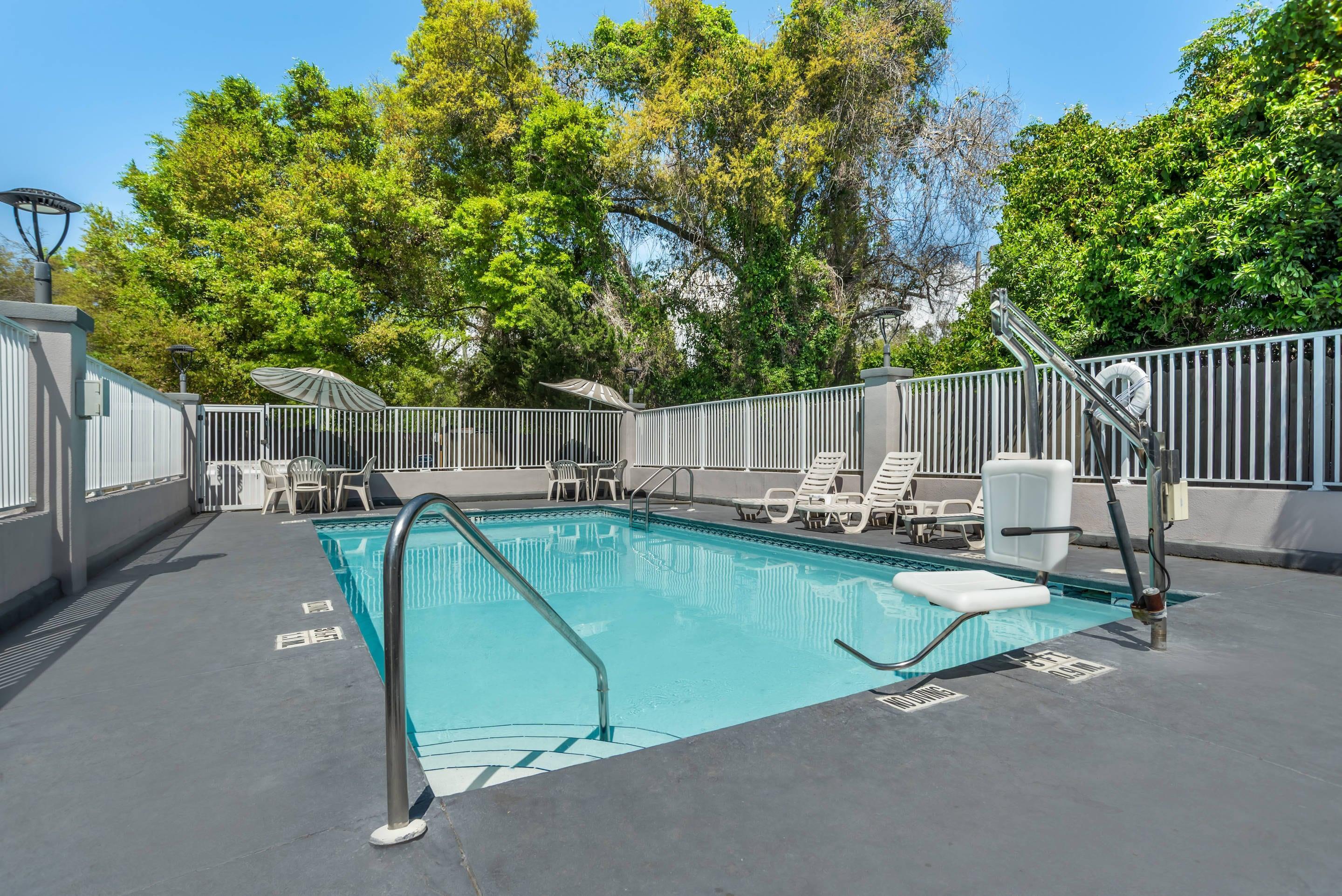 Outdoor pool | Quality Inn & Suites near Panama City Beach