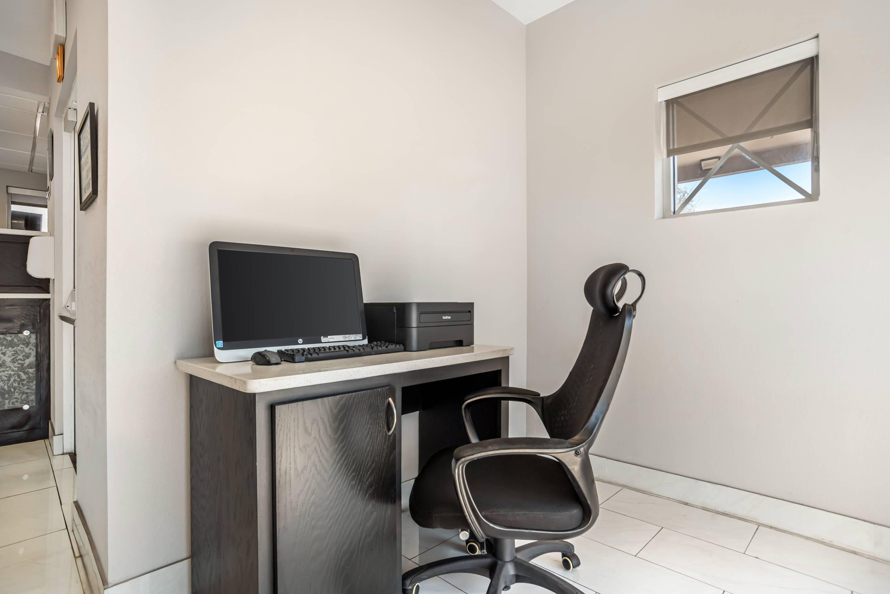 Business center | Quality Inn & Suites near Panama City Beach