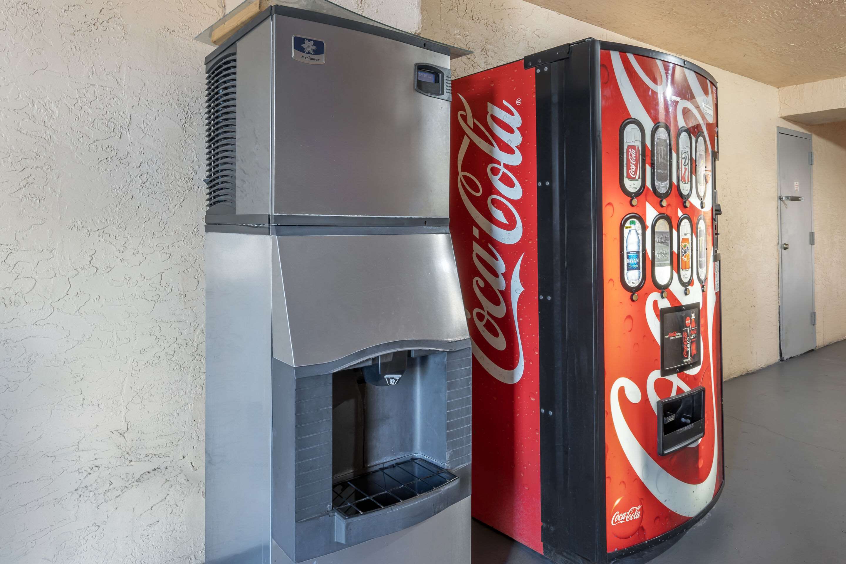 Hotel vending area | Suburban Studios International Drive