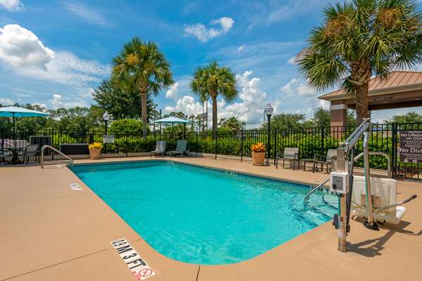 Pool - Comfort Inn & Suites The Villages Wildwood - FL Turnpike, Exit 304