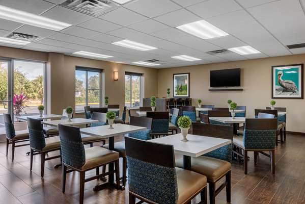 Amenities - Comfort Inn & Suites The Villages Wildwood - FL Turnpike, Exit 304