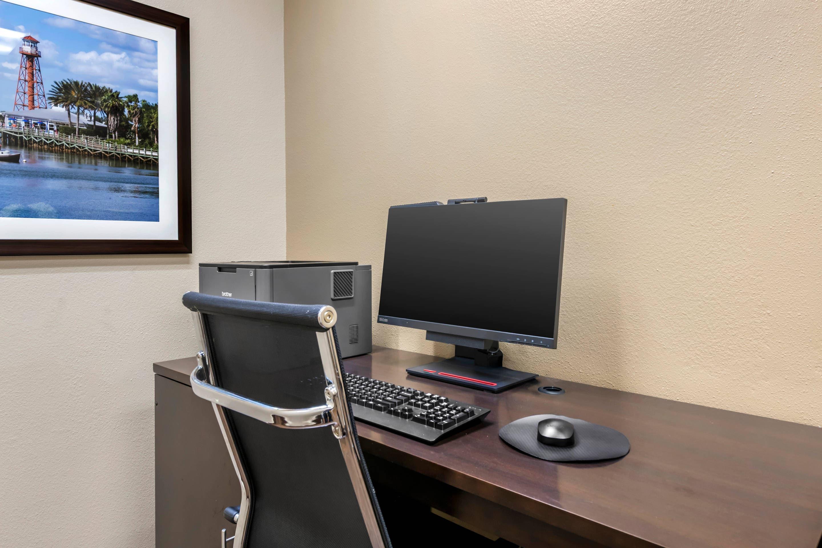 Business center | Comfort Inn & Suites Wildwood - The Villages