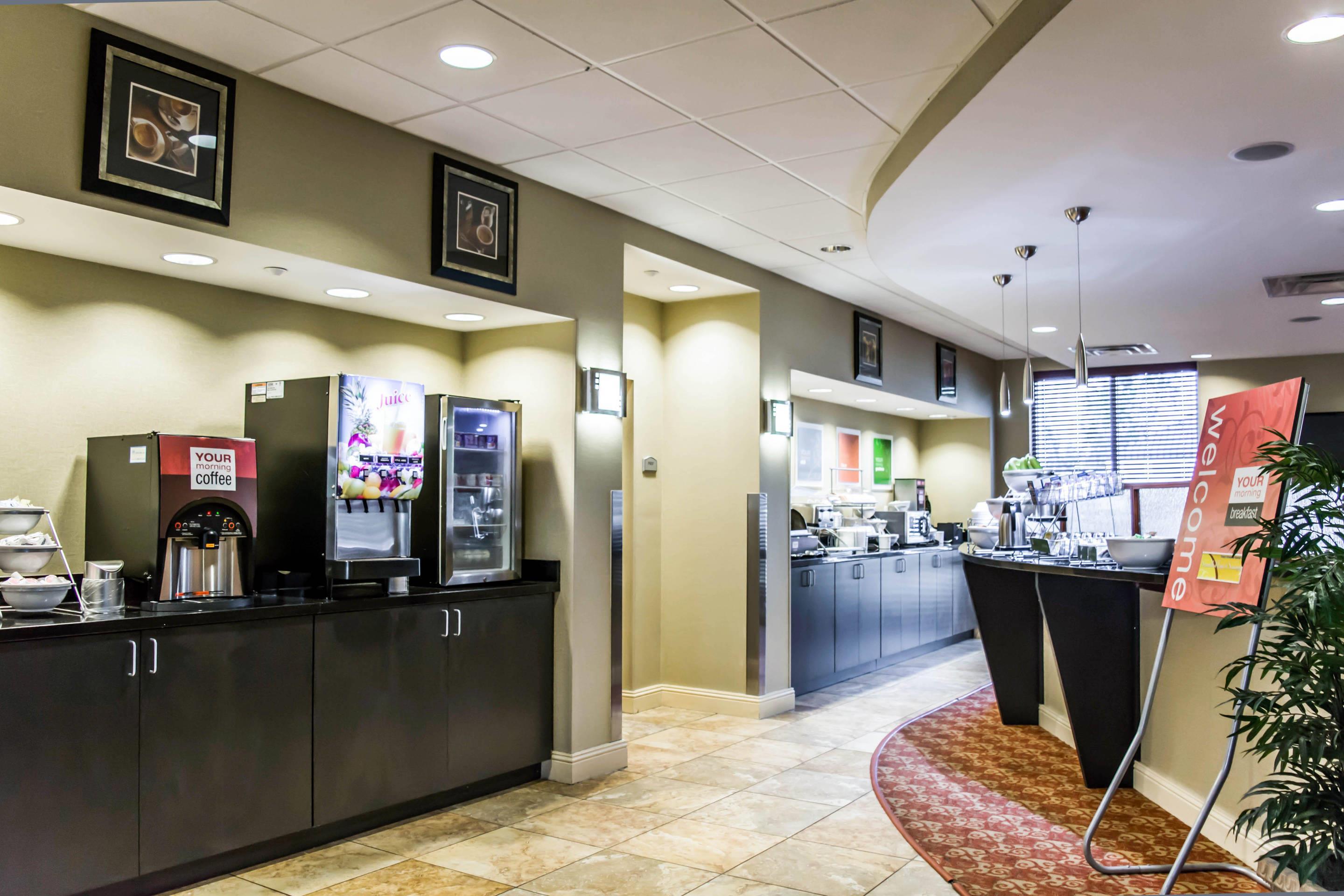 Breakfast counter | Comfort Suites Palm Bay - Melbourne