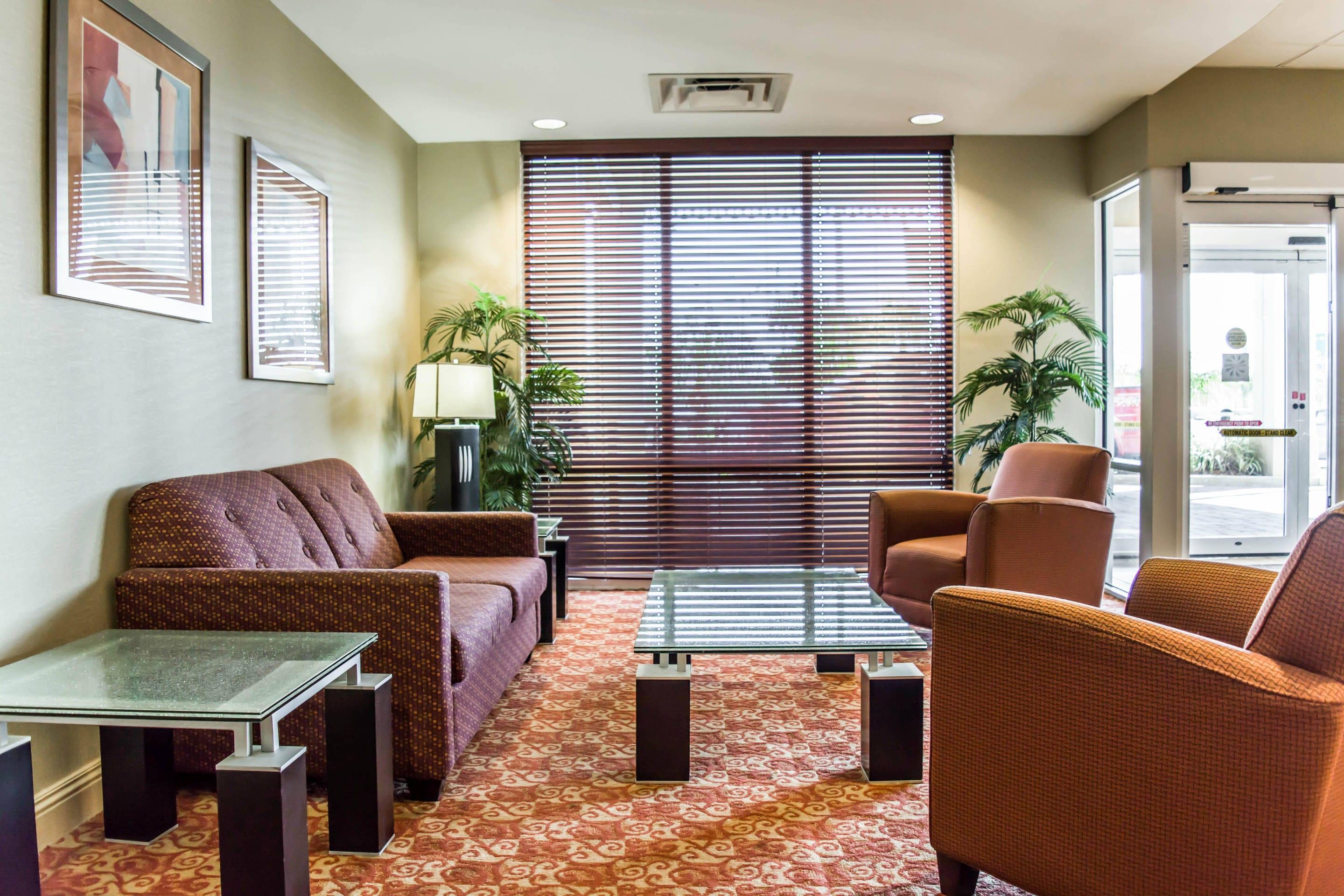 Lobby with sitting area | Comfort Suites Palm Bay - Melbourne