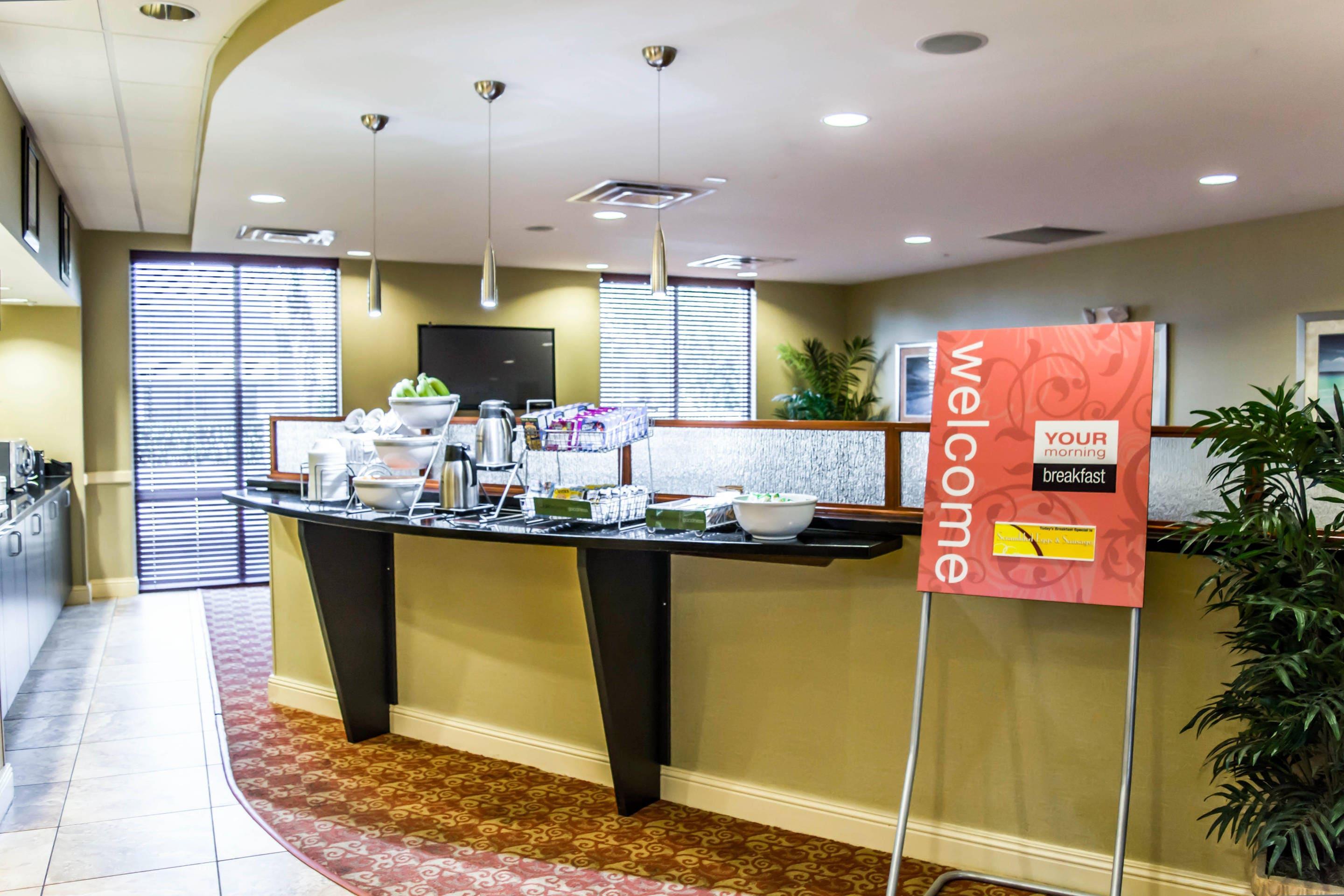 Breakfast area in the lobby | Comfort Suites Palm Bay - Melbourne