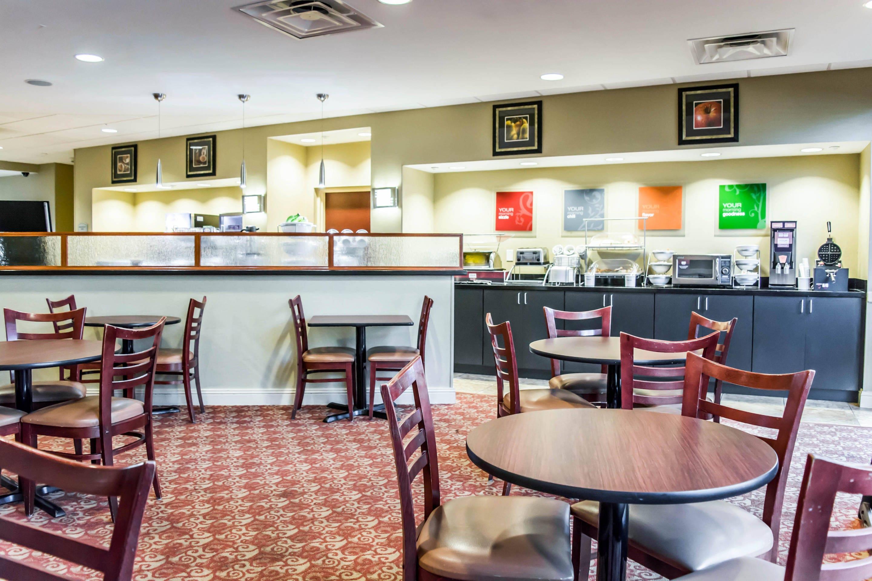 Breakfast area | Comfort Suites Palm Bay - Melbourne