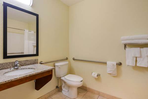  - Comfort Inn & Suites St Petersburg